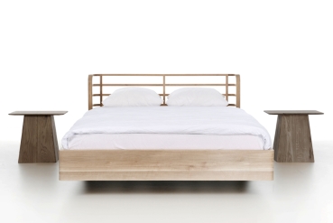 orig. BOW Zeitloses Design Bett aus Massivholz